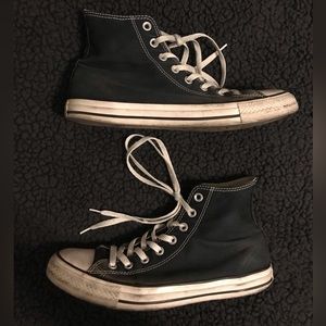 Converse size 9 Mens 11 Women’s